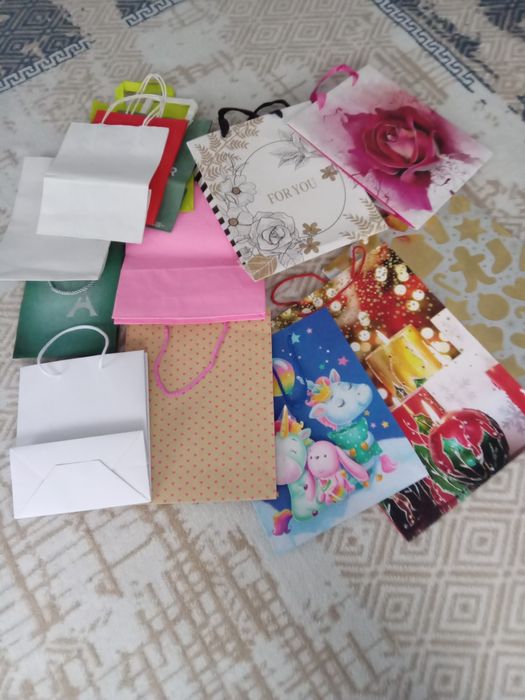 Подарочные пакеты