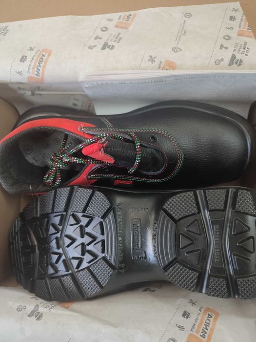 Работни обувки нови