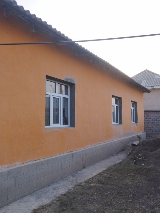 Hovli joy sotiladi. Srochno. 6+ sotix, 5 xona