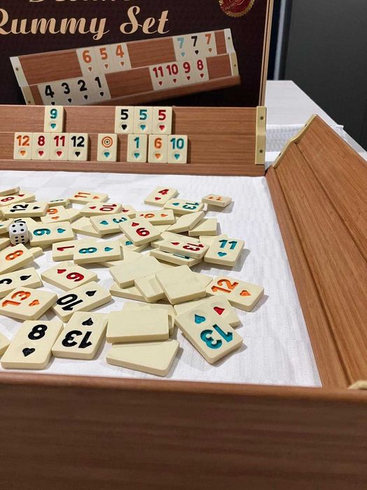 Joc de Remi Remy – Rummy. Table din lemn masiv. SIGILAT !