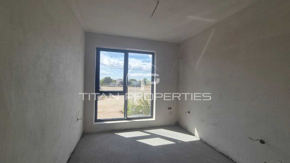 Двуетажна къща в Маноле