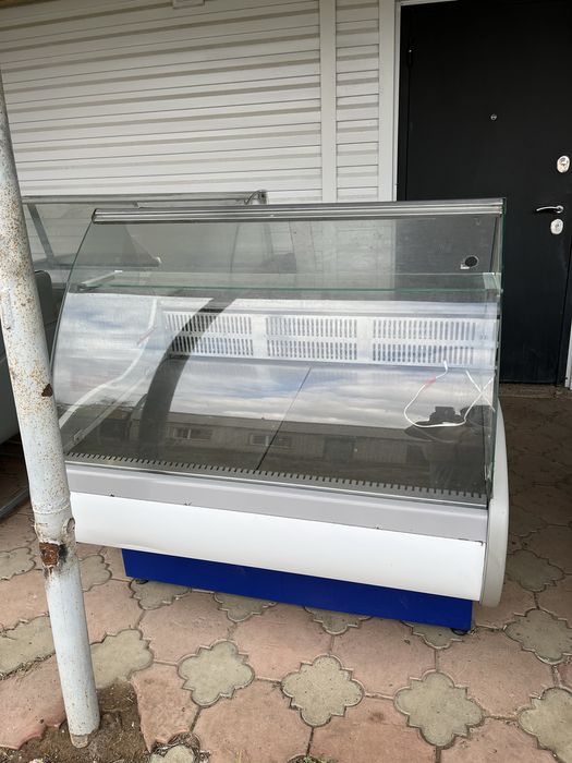 Продам витринные холодильники бу