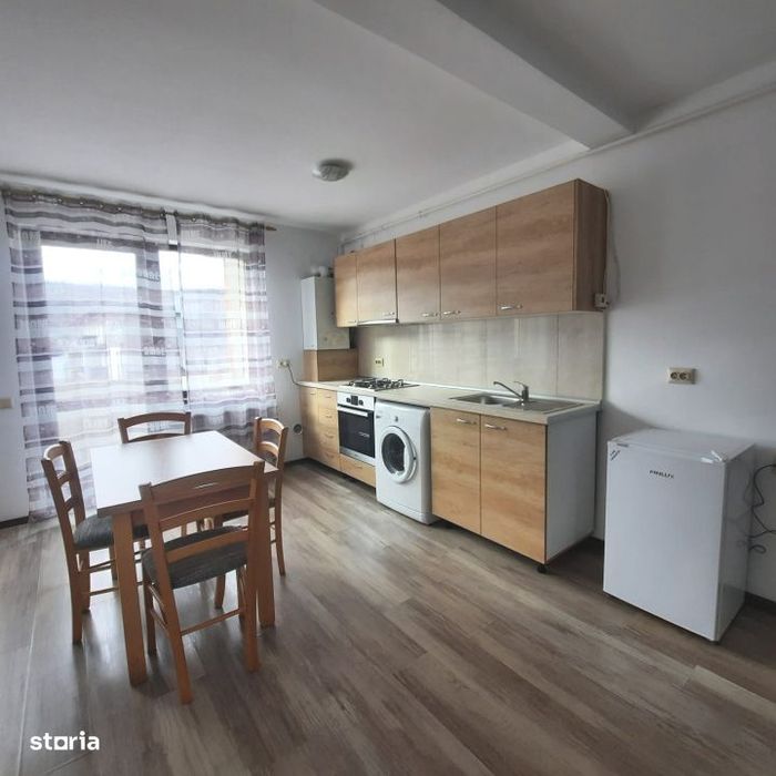Apartament 2 camere, decomandat, parcare, Floresti
