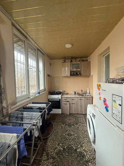 Сотилади Чилонзор 15 квартал 2 хонали разделка