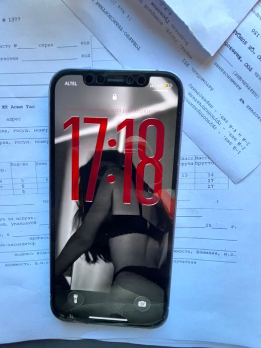 Продам айфон 12 на 128