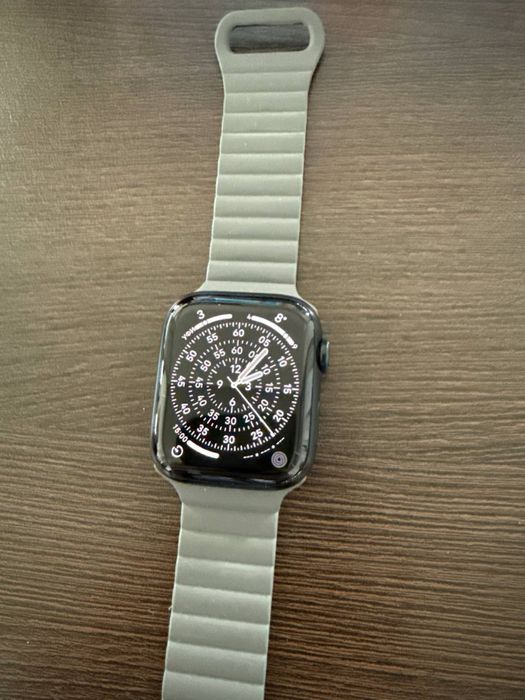 Apple watch 8 45мм GPS