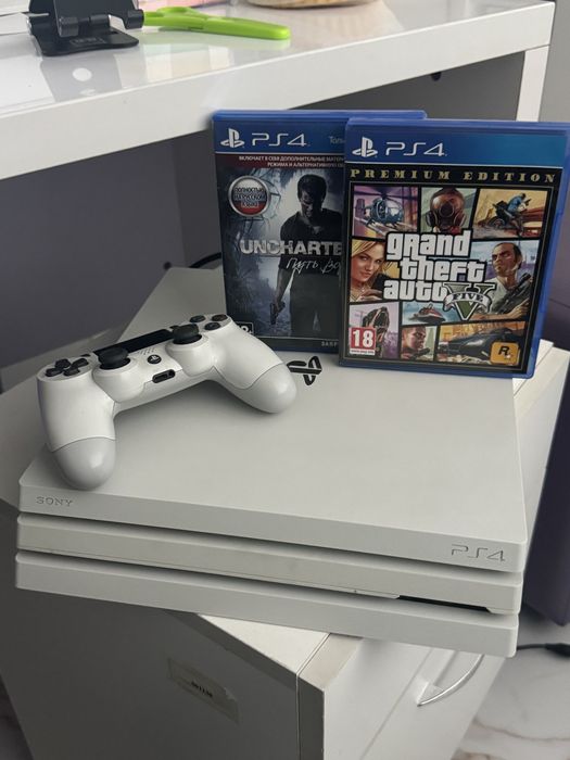 PlayStation 4 Pro White + 2 Топовые Игры + Геймпад