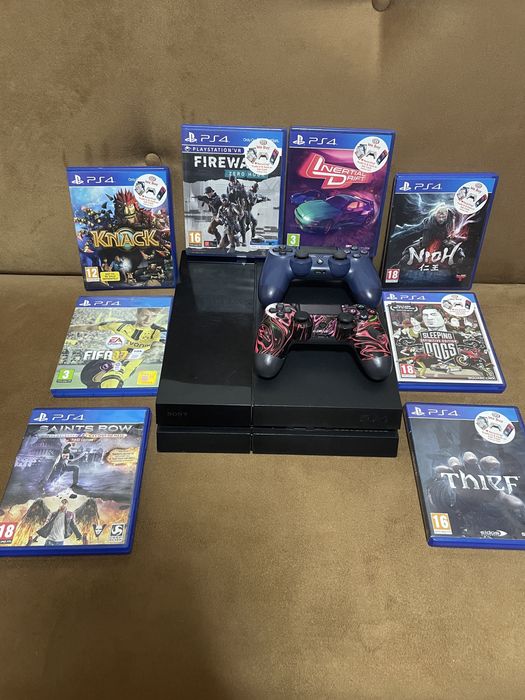 Playstation 4 + 8 Jocuri