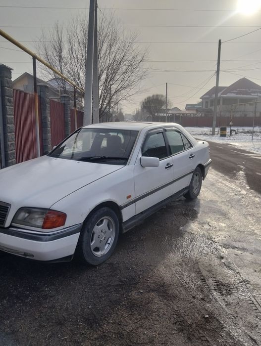 Авто машина мерс с200