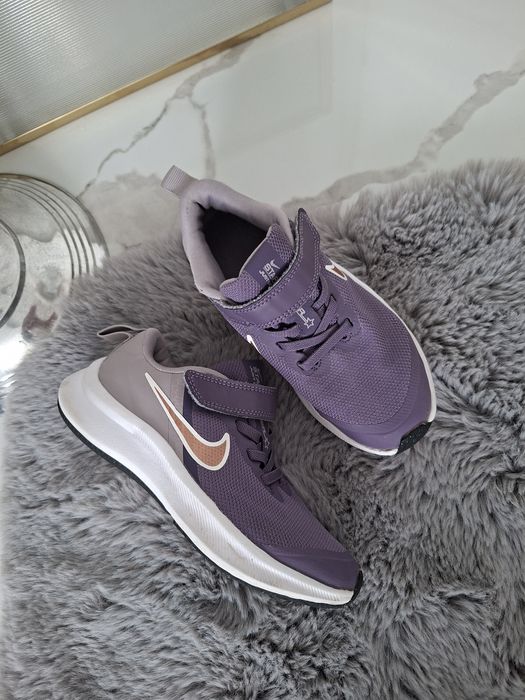 Adidasi Nike fete 29.5
