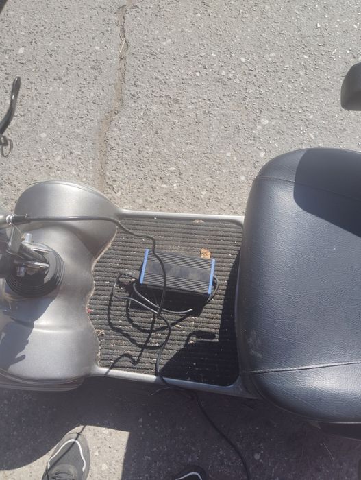 Продавам инвалидна електрическа количка внос от Германия