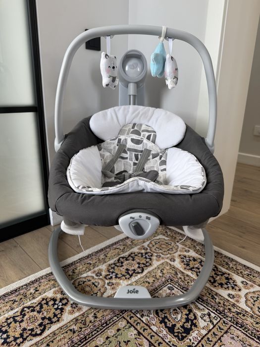 Продаю качелю joie