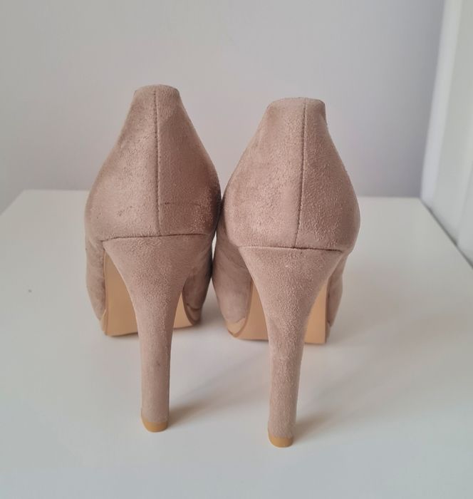 Pantofi noi eleganti cu toc decupați crem bej damă marimea 35