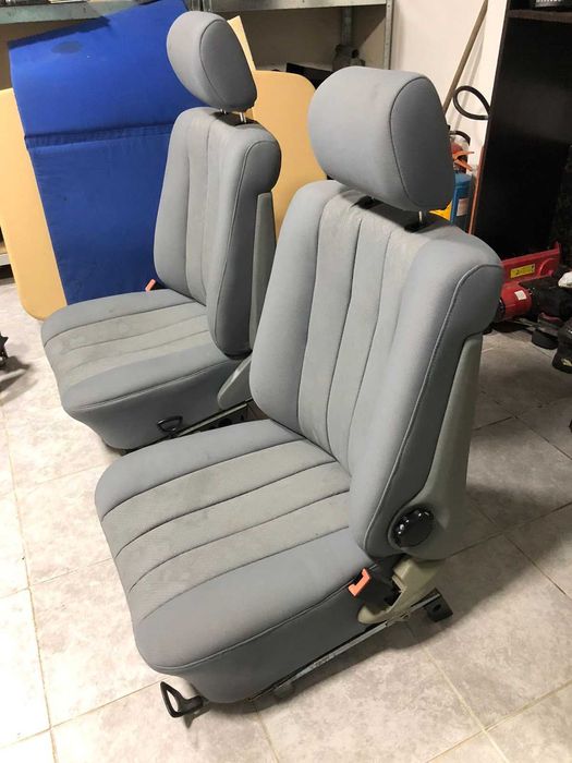 Оригинални части за Mercedes W126 – табло, седалки и др.