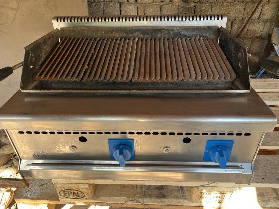 Uchtasi birda 1.Mini Elektr Plita 2.Katta Elektr Grill 3.Gazli grill