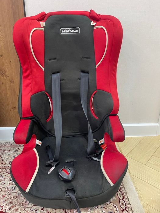 Детское кресло в машину