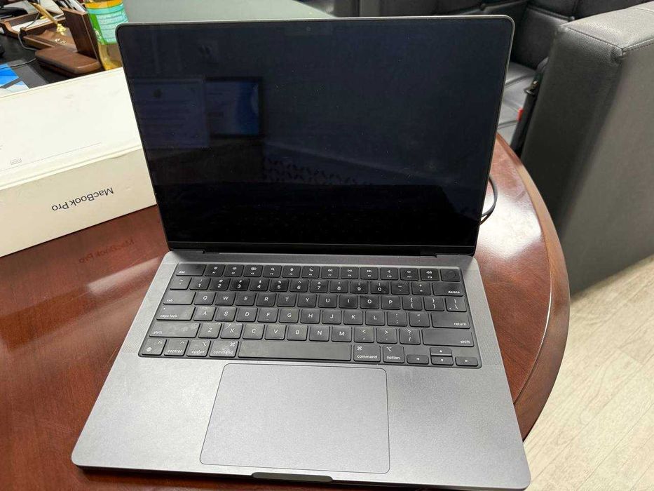MacBook PRO 16GB/512
