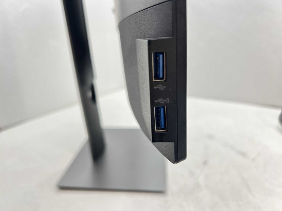 Монитор Dell U2719DC 27" 2560x1440 WQHD IPS клас А с Гаранция