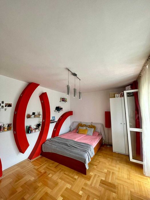 Vand apartament 4 camere zona mag. Nora, Manastur