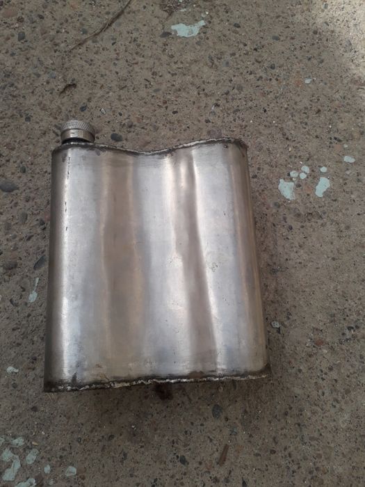 Фляжка нержавеющая.