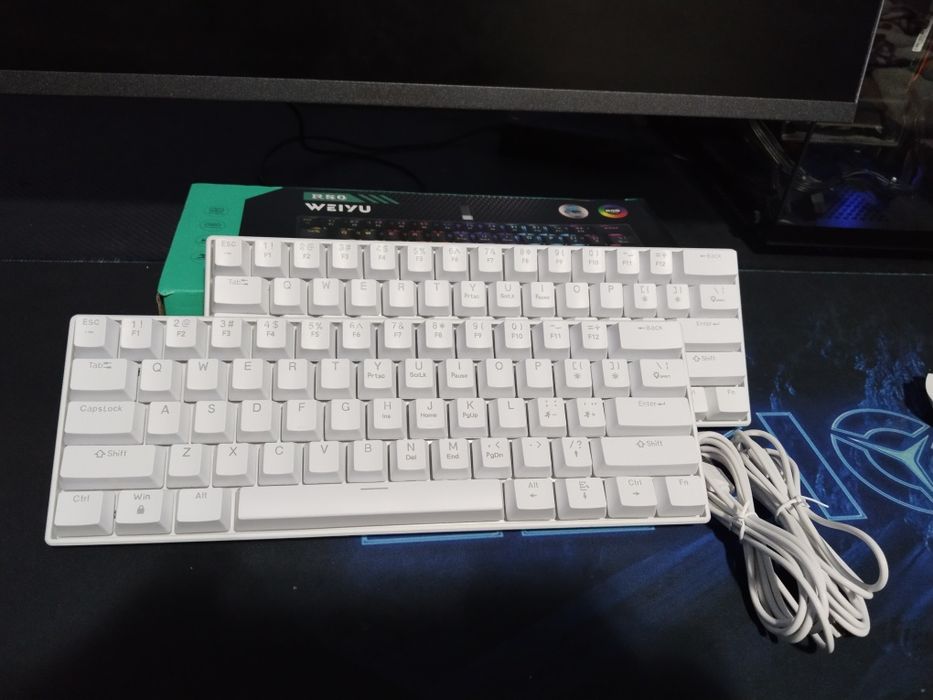 Механическая клавиатура RGB