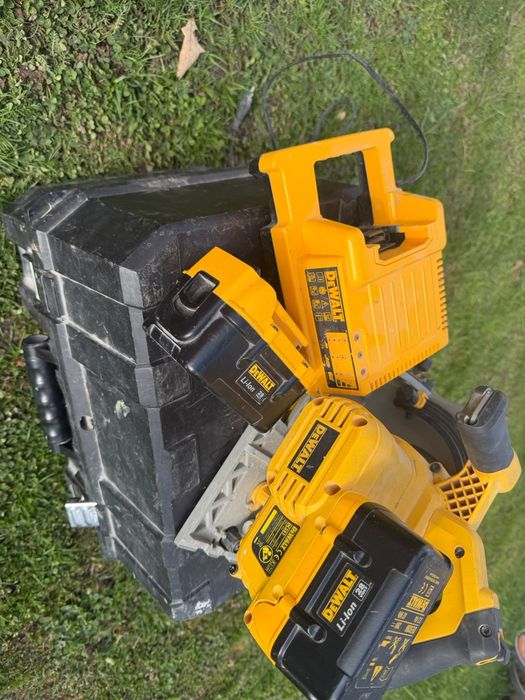 Ferăstrău Circular Dewalt