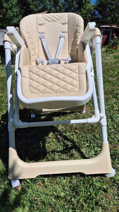 Продавам Столче за хранене/люлка Chipolino - Milk Shake, бежово