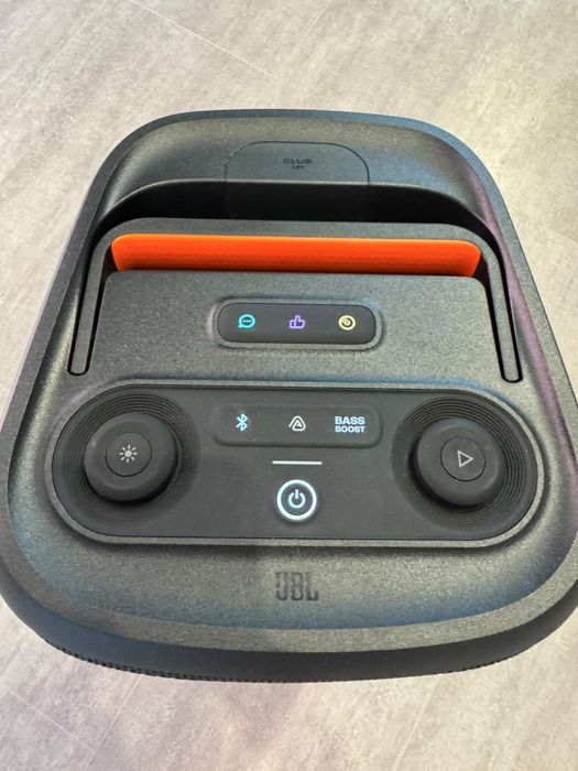 Vand 2 boxe jbl partybox 120