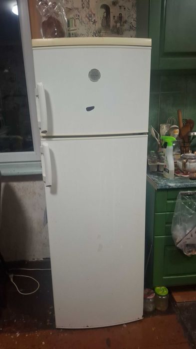 Продам рабочий холодильник