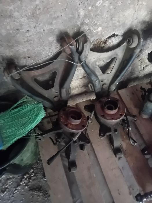 Продавам Авто части