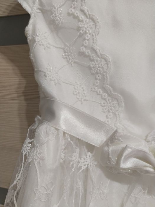 Детское белое платье.