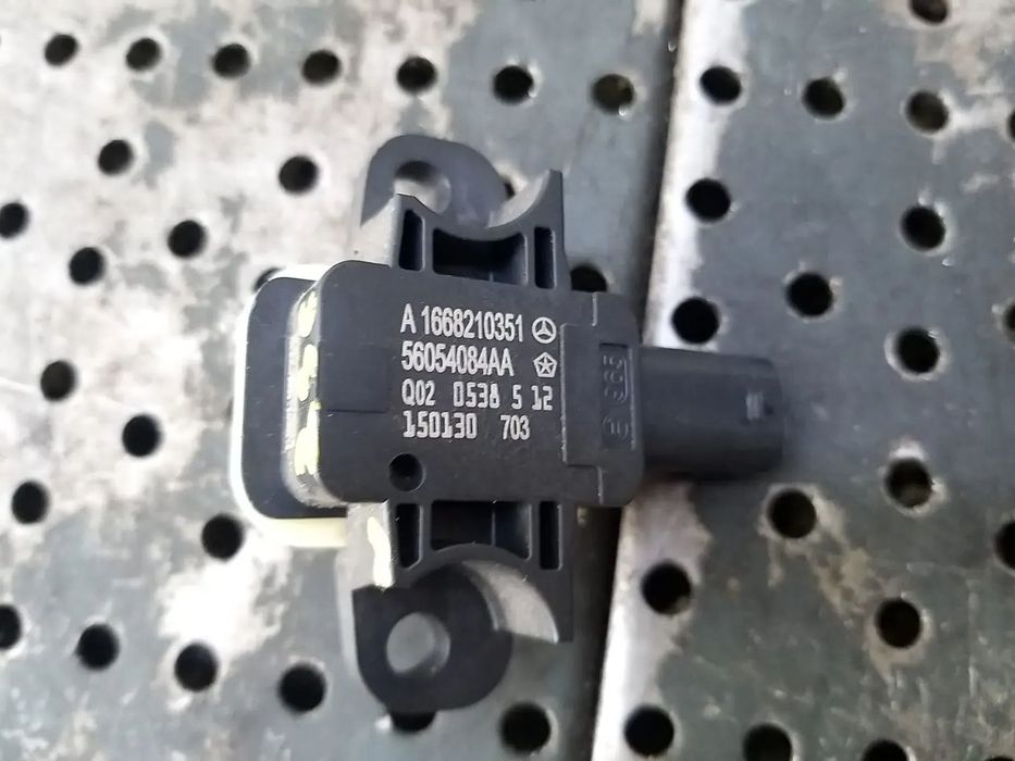 Senzor impact mercedes b class w246 a1668210351