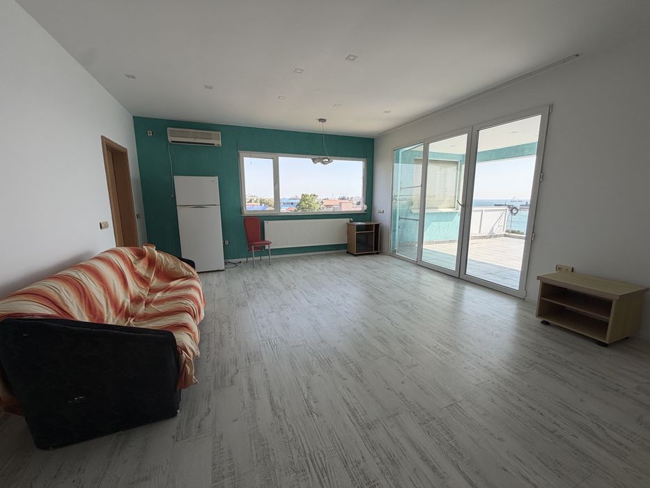 Apartament Costinesti vedere frontala la mare cu parcare