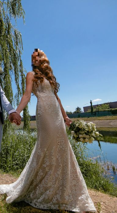 Vand rochie de mireasa!