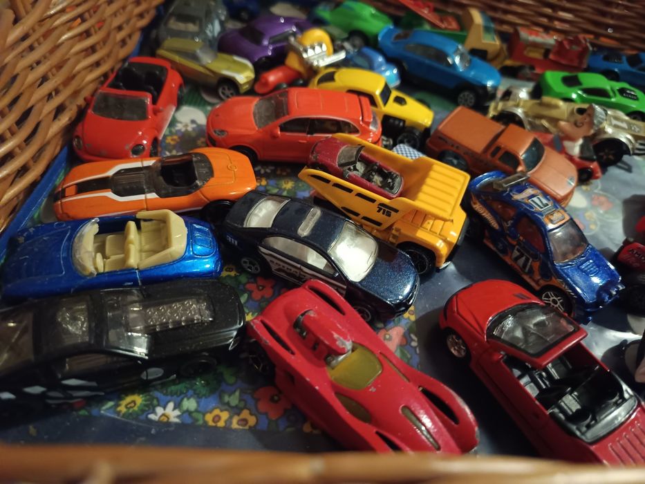 Разпродажба на колекция от колички различни видове