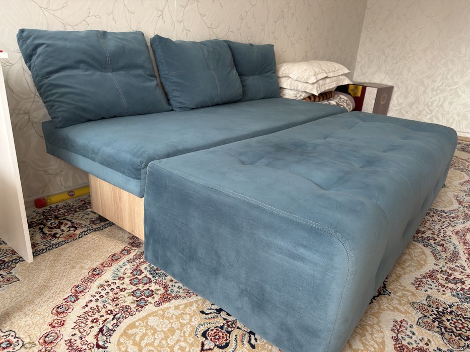 Продаётся диван в хорошем состоянии.
