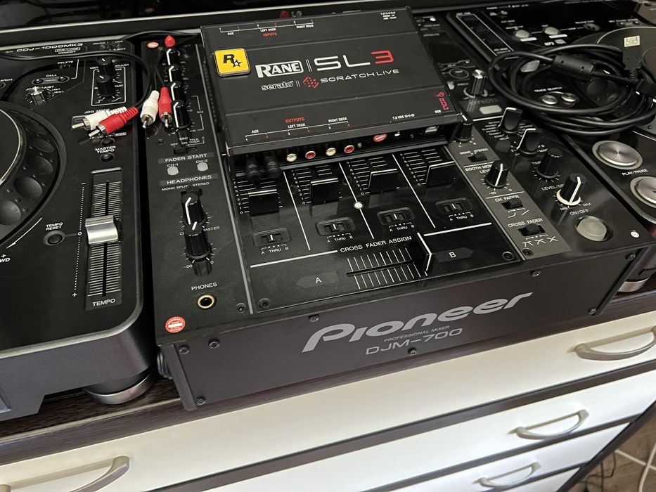 Pioneer cdj mk 3-1000 vs djm 700 serato sl3