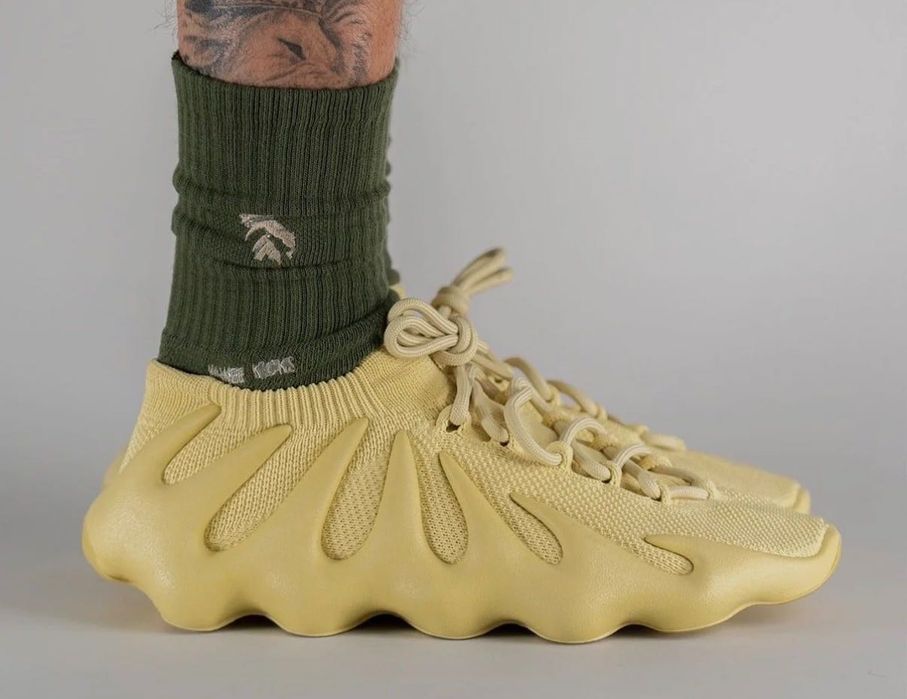 adidas Yeezy 450 yellow. 44