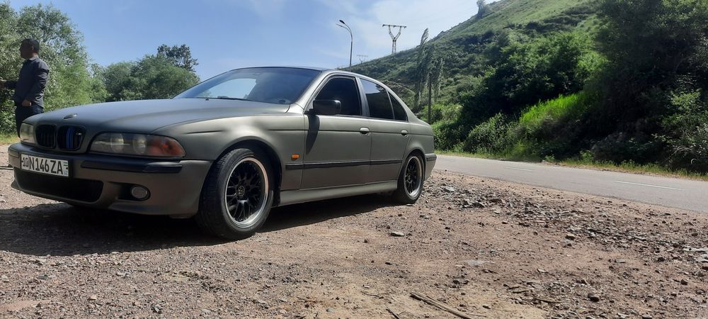 Срочно продаётся бмв е39 объём двигателя 2.5