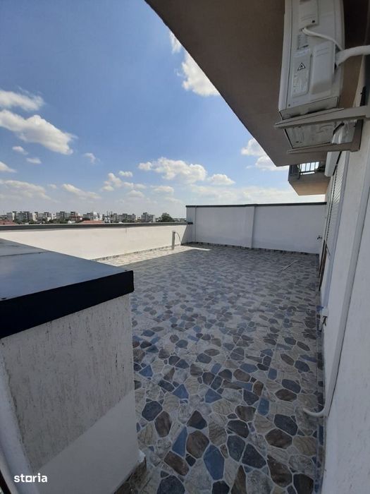 Apartament Central, terasă 50mp. !