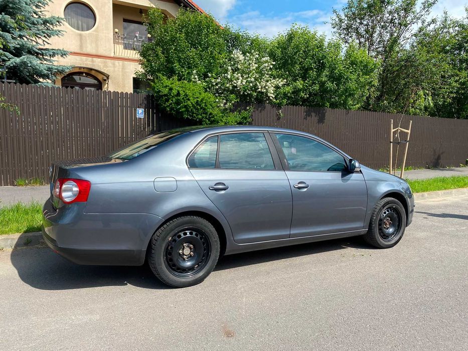 VOLKSWAGEN Jetta 2008