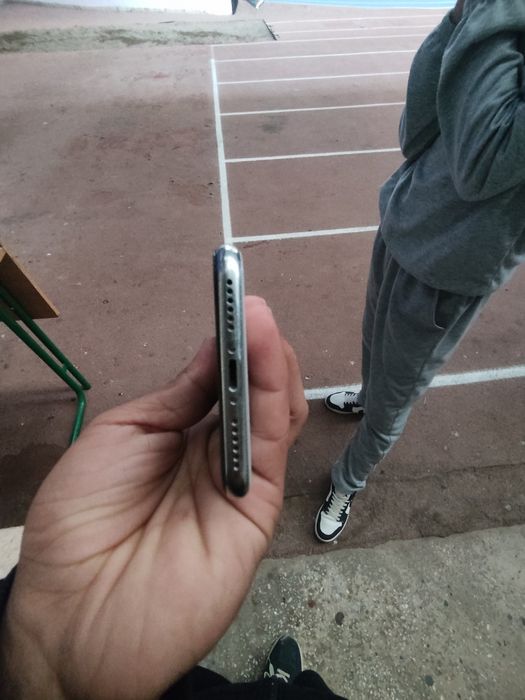 Iphone x xolati yaxshi