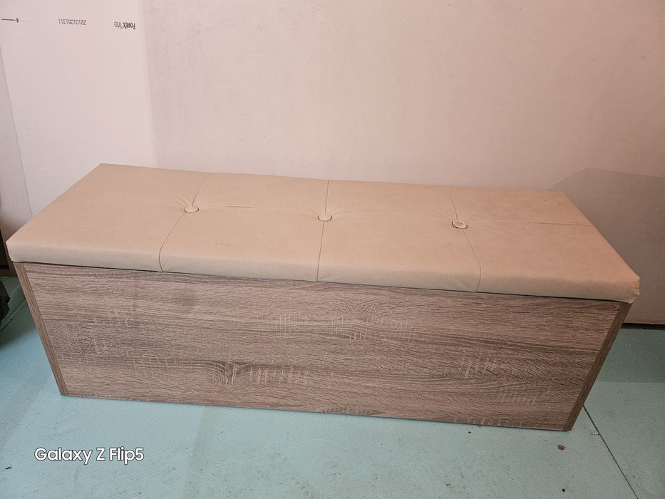 Пейка за коридор с място за съхранение