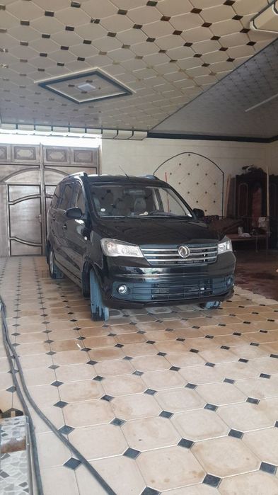 DONG FENG Glory 330 S