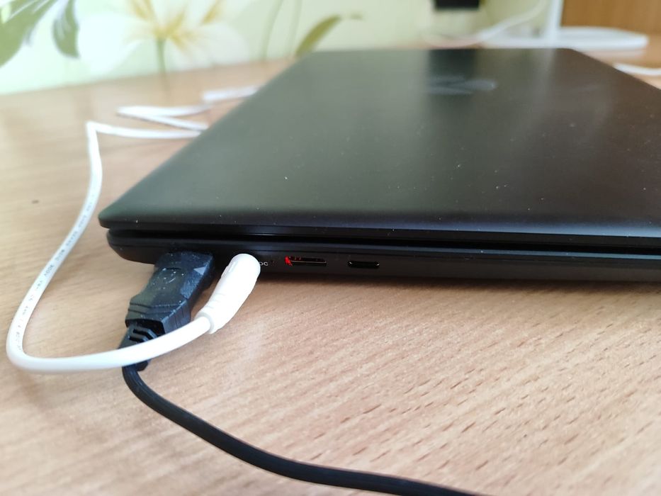 Продается ноутбук Yami Notebook