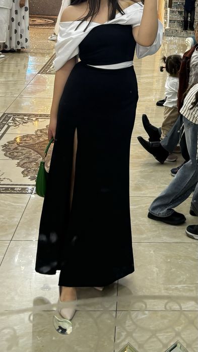 Платья вечерный черный