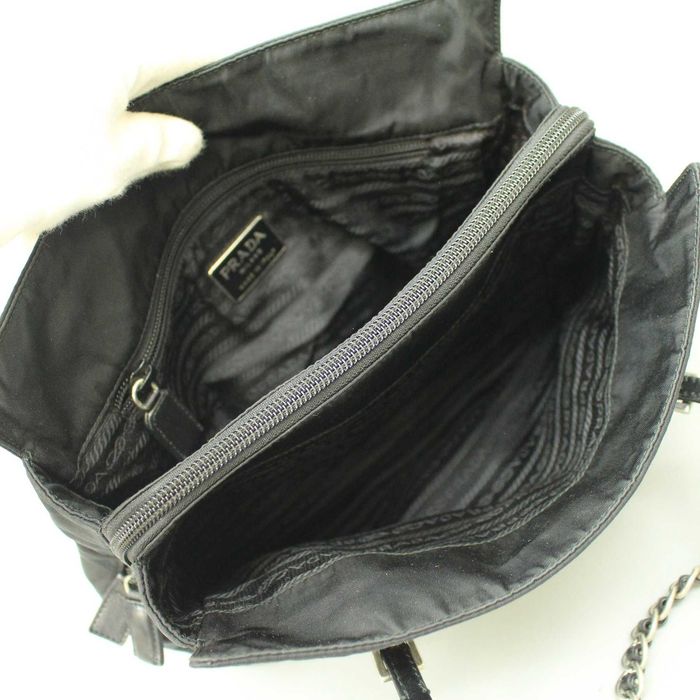 Чанта Prada Vela Nero Re-Nylon оригинал