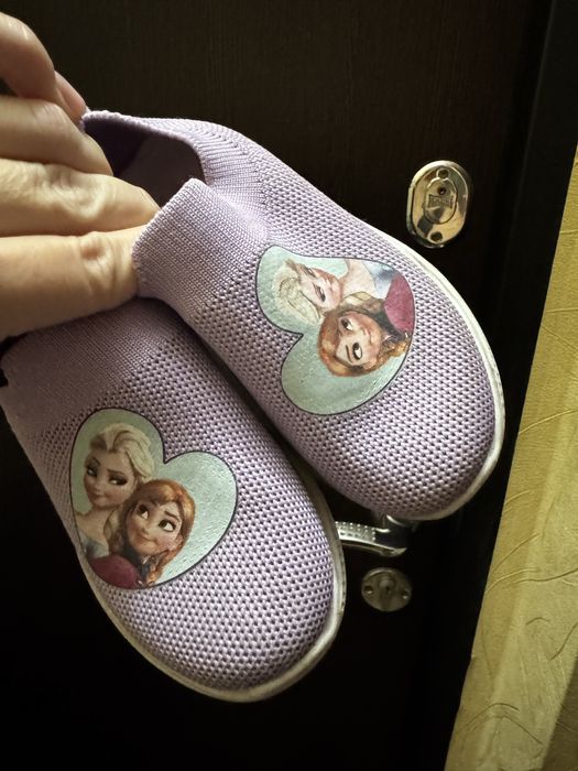 Сланцы на девочку, сандали на мальчика