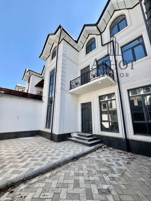 Срочно ‼️ Коттедж Эко базар 220м2 3 этажа дом