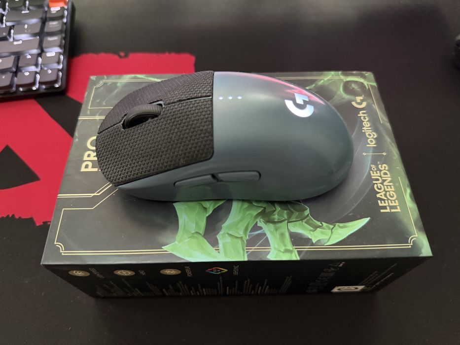 Logitech g pro mouse LOL Edition